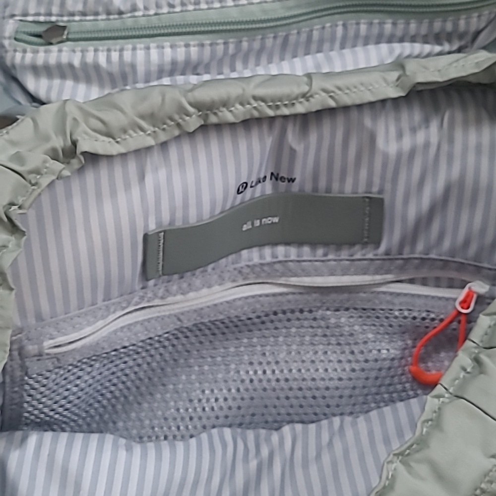 Lululemon Traveling Yogini Rucksack - Picture 6 of 10
